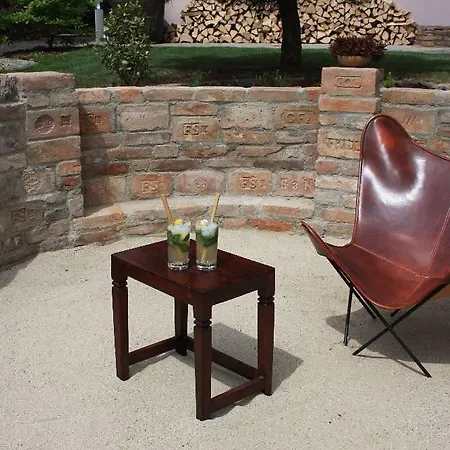 Ubytovani V Soukromi Na Sadove 906 - Valtice Exterior foto
