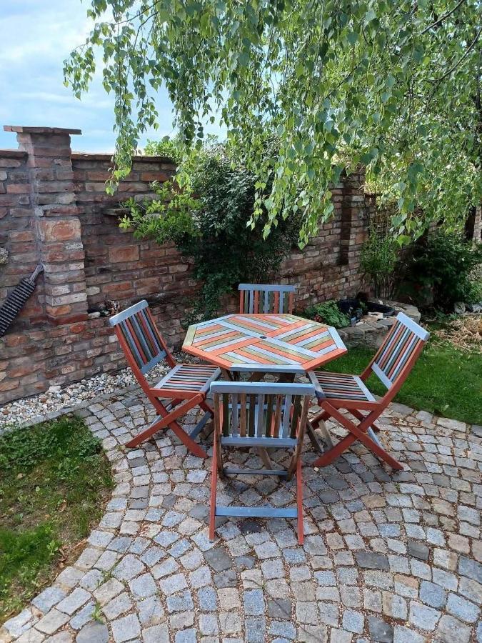 V Soukromi Na Sadove 906 - Homestay Valtice