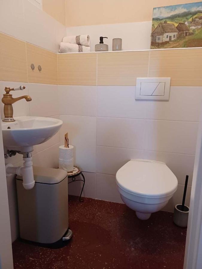 V Soukromi Na Sadove 906 - *