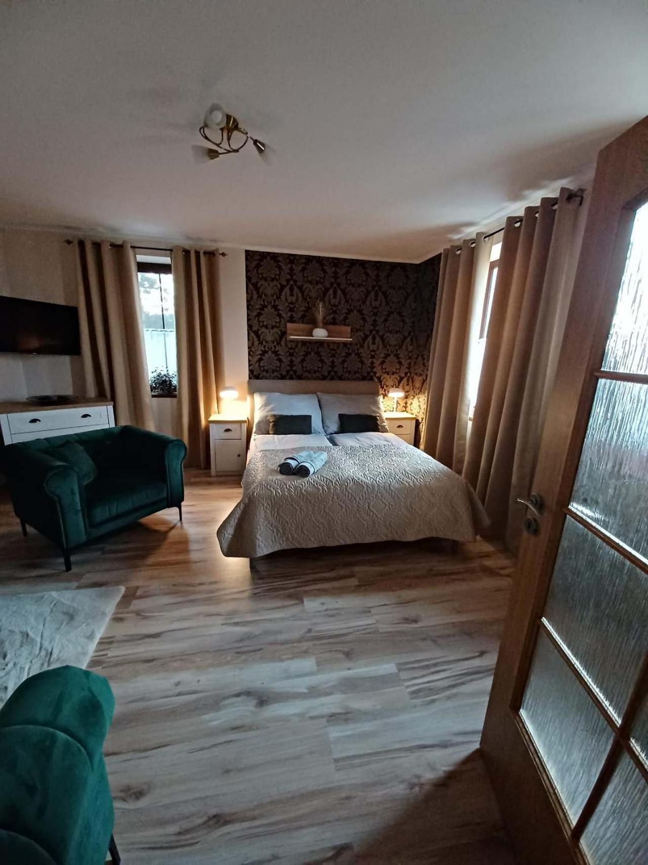 V Soukromi Na Sadove 906 - Privatunterkunft